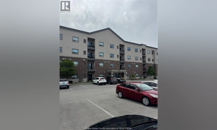 211-8475 Wyandotte Street East