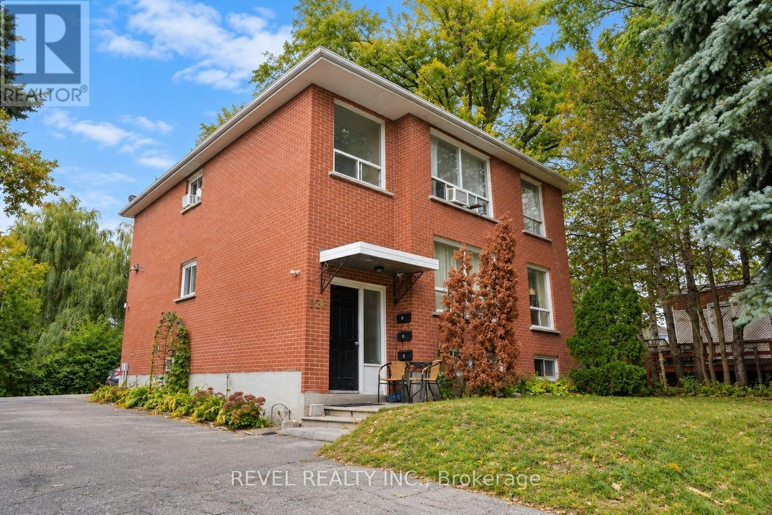 138 Innisfil Street, Barrie, ON, L4N 3E7