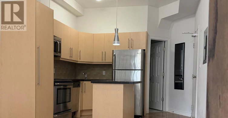 UPPER Unit 1090a Bloor Street W, Toronto, ON, M6H 1M6 - 3