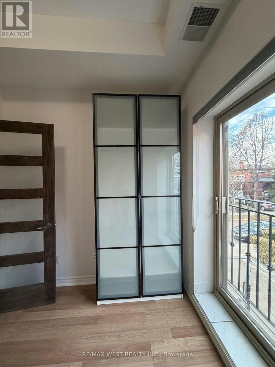 UPPER Unit 1090a Bloor Street W, Toronto, ON, M6H 1M6 - 12