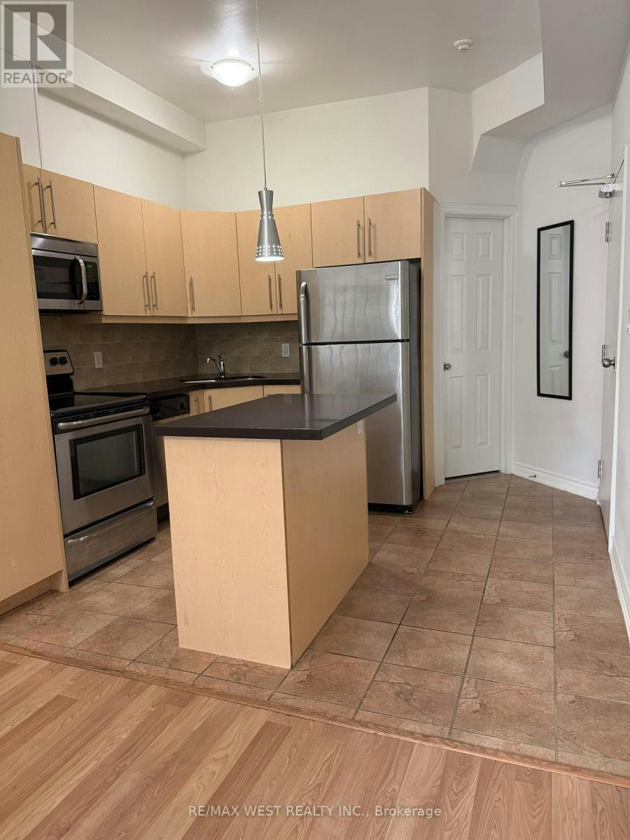 UPPER Unit 1090a Bloor Street W, Toronto, ON, M6H 1M6 - 5