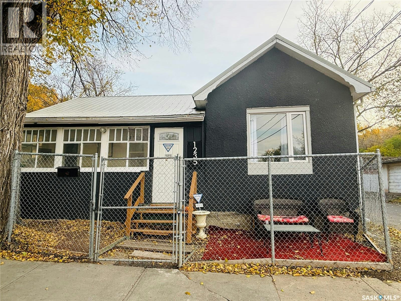 1235 12th Avenue, Regina, SK, S4P 0L2