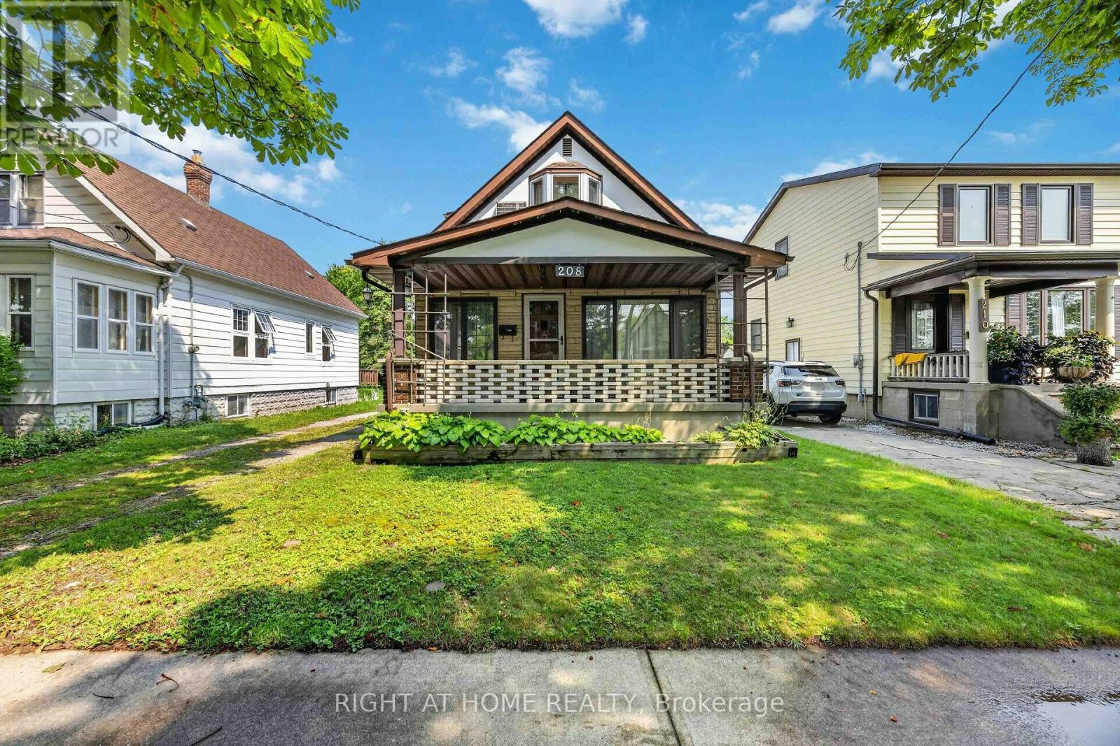 208 Ross Avenue, Sarnia, ON, N7T 1J7
