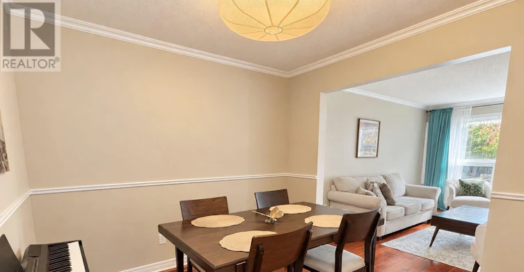 38 Redpath Drive, Ottawa, ON, K2G 6E4 - 4