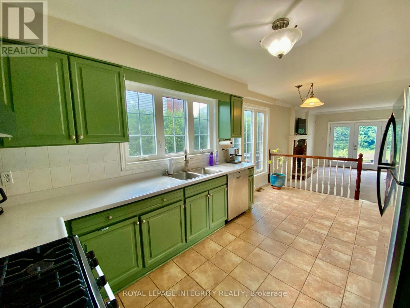 2 Tunbridge Court, Ottawa, ON, K2E 7J8 - 14