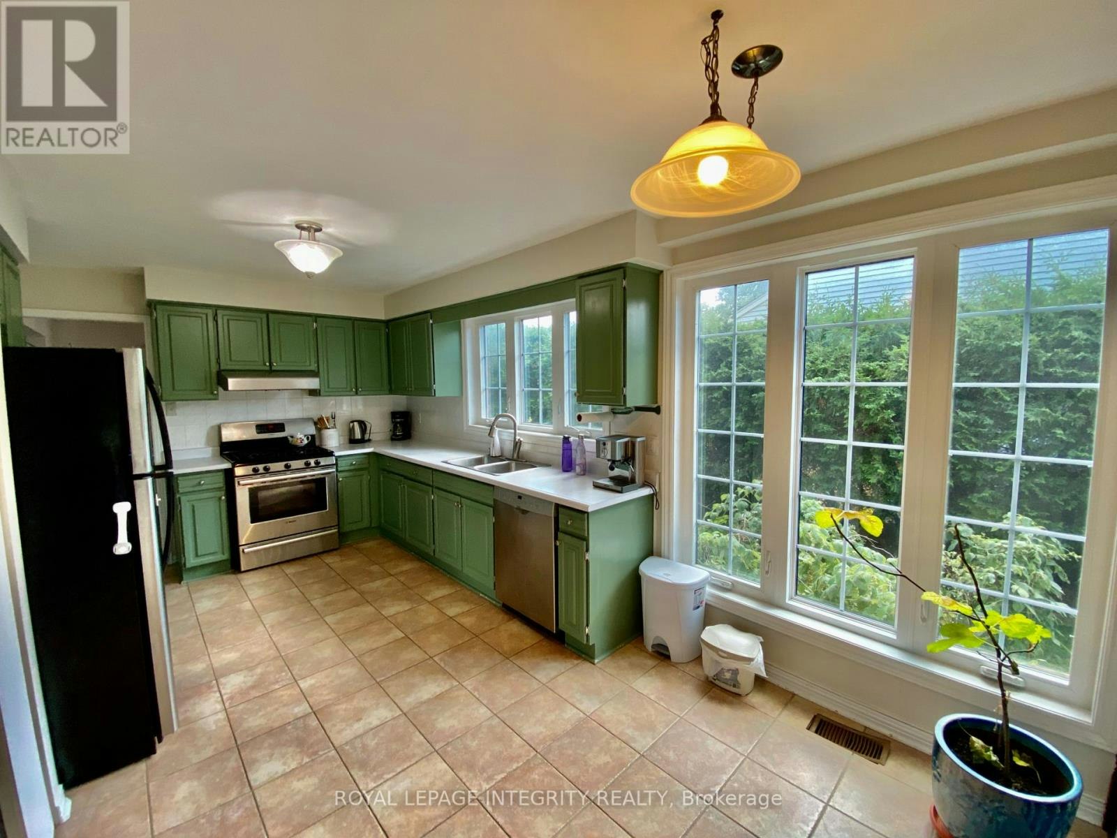 2 Tunbridge Court, Ottawa, ON, K2E 7J8 - 11