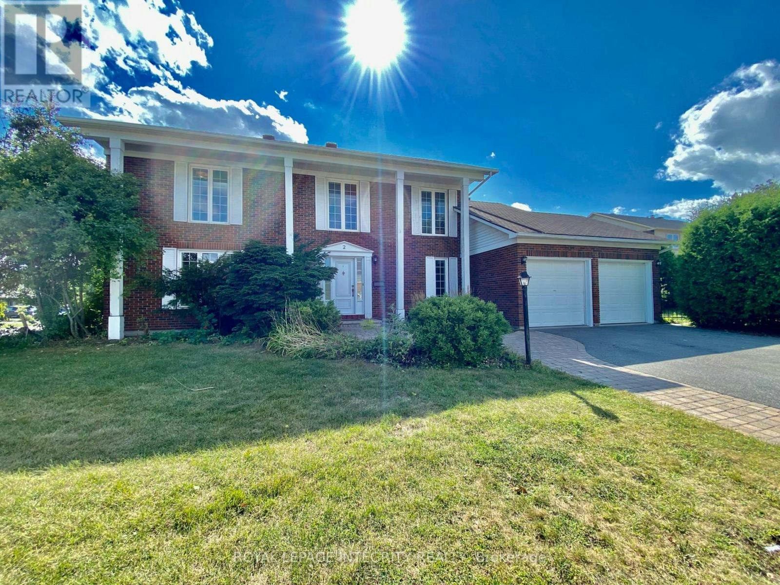 2 Tunbridge Court, Ottawa, ON, K2E 7J8 - 2