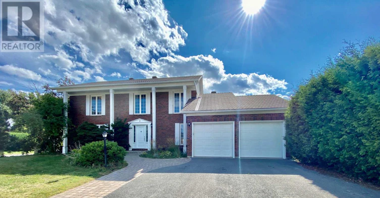 2 Tunbridge Court, Ottawa, ON, K2E 7J8