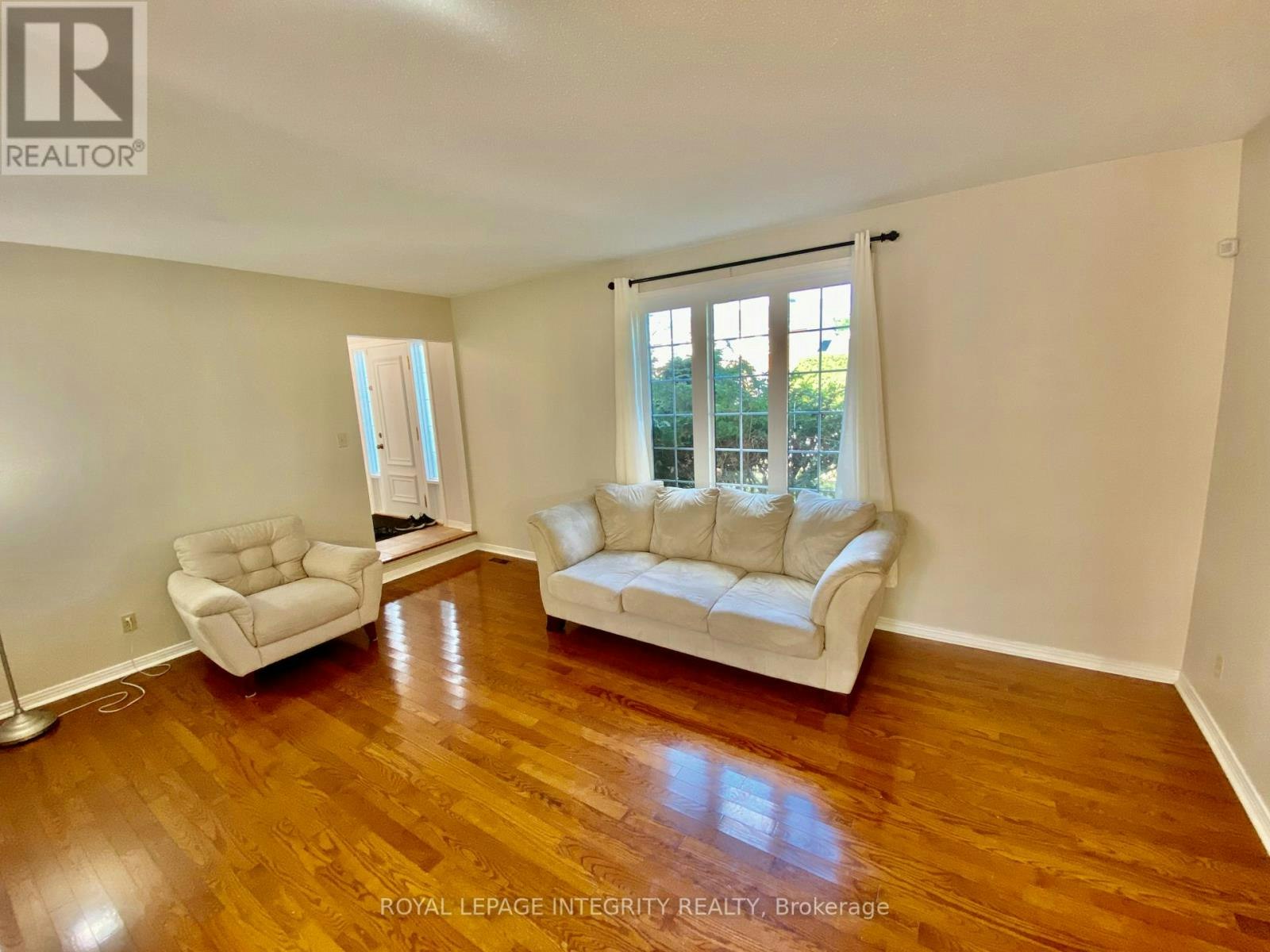 2 Tunbridge Court, Ottawa, ON, K2E 7J8 - 6