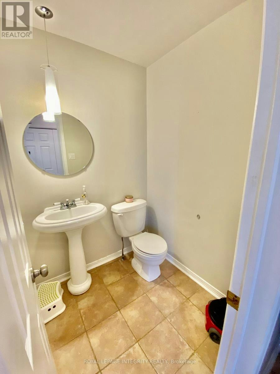 2 Tunbridge Court, Ottawa, ON, K2E 7J8 - 4