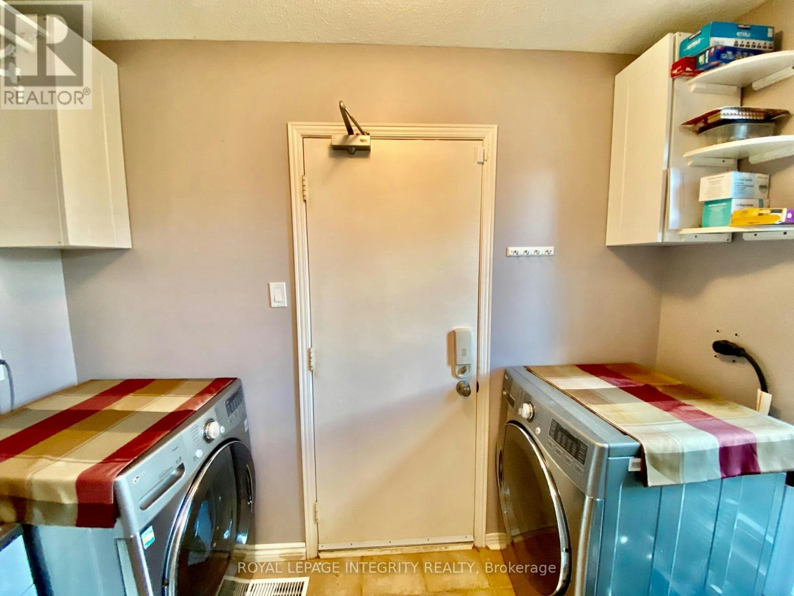2 Tunbridge Court, Ottawa, ON, K2E 7J8 - 5