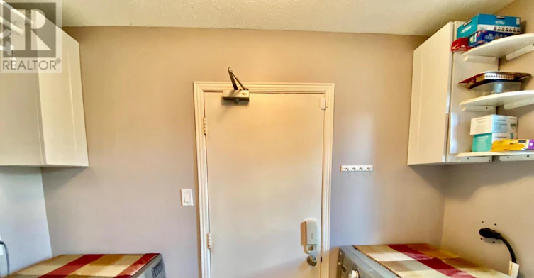 2 Tunbridge Court, Ottawa, ON, K2E 7J8 - 5
