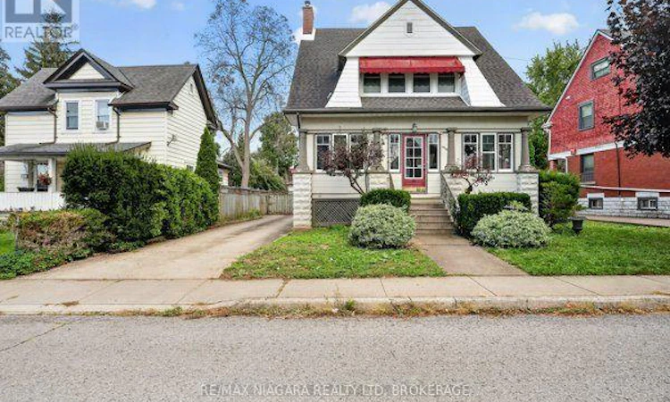 4758 Ryerson Crescent