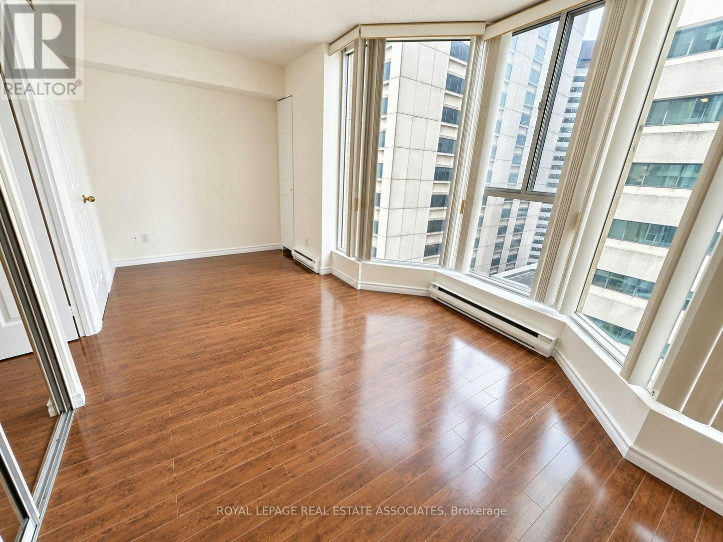 1805-55 Centre Avenue, Toronto, ON, M5G 2H5 - 7