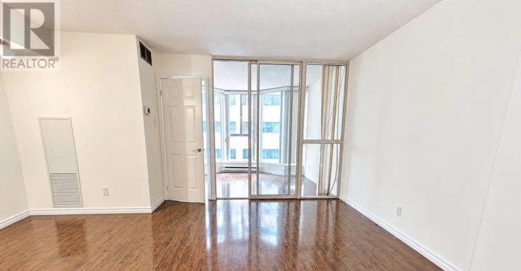 1805-55 Centre Avenue, Toronto, ON, M5G 2H5 - 6