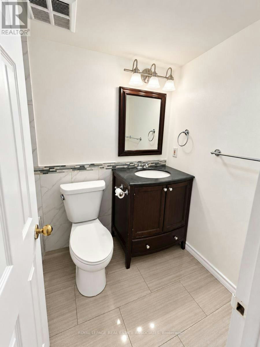 1805-55 Centre Avenue, Toronto, ON, M5G 2H5 - 10