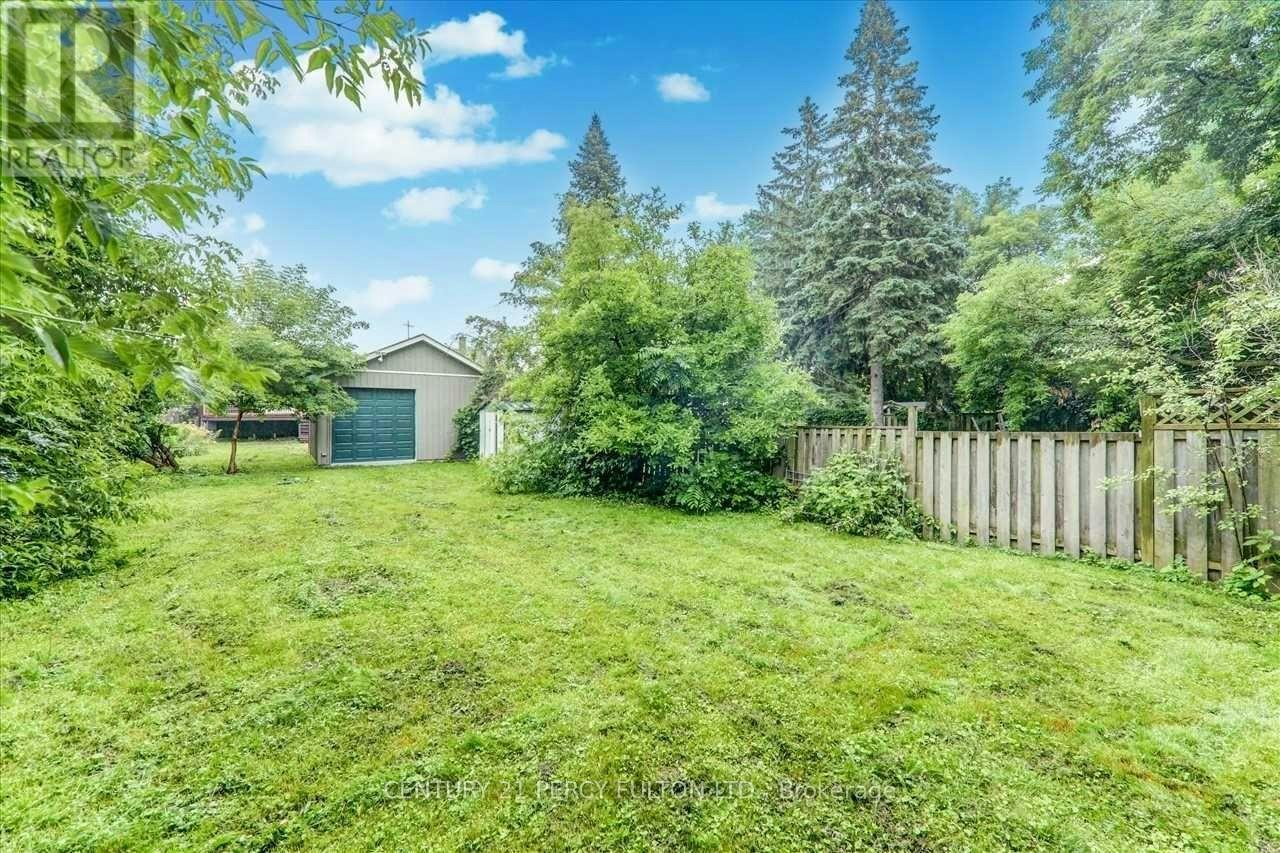 MAIN-212 Burk Street, Oshawa, ON, L1J 4C3 - 6