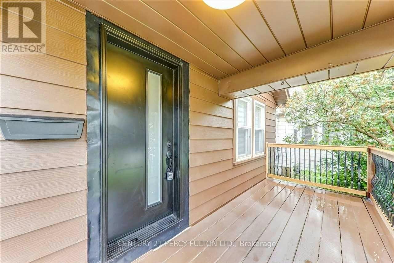 MAIN-212 Burk Street, Oshawa, ON, L1J 4C3 - 2