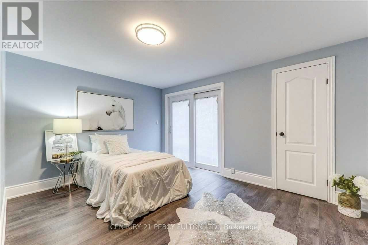 MAIN-212 Burk Street, Oshawa, ON, L1J 4C3 - 12