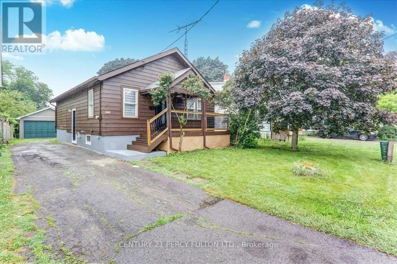 MAIN-212 Burk Street, Oshawa, ON, L1J 4C3