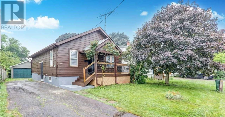 MAIN-212 Burk Street, Oshawa, ON, L1J 4C3