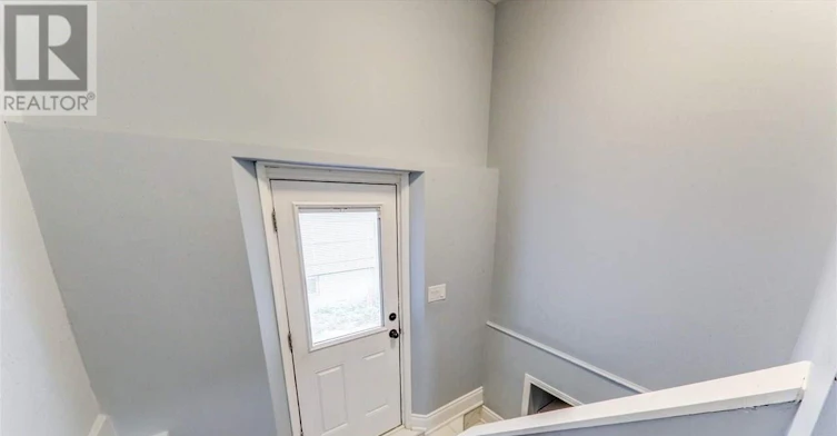 MAIN-212 Burk Street, Oshawa, ON, L1J 4C3 - 5