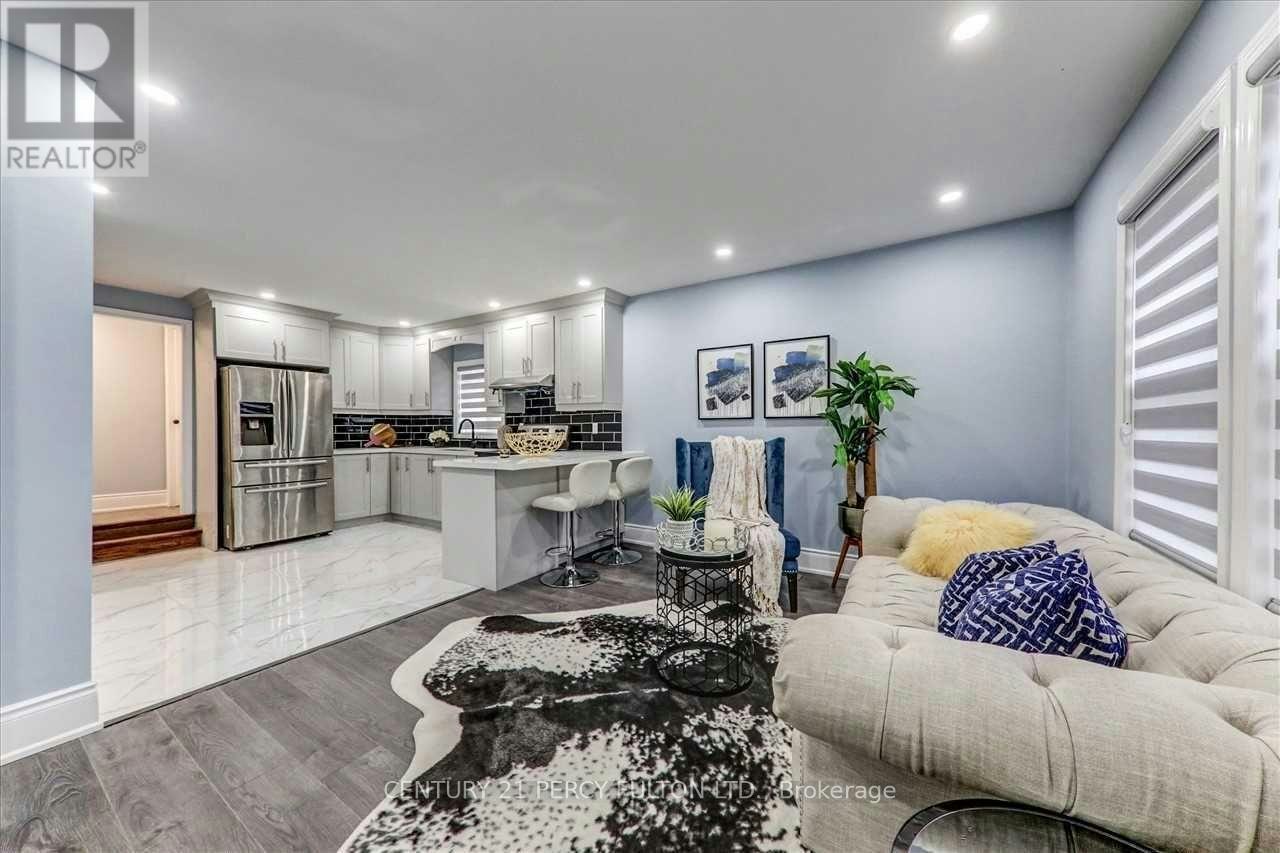 MAIN-212 Burk Street, Oshawa, ON, L1J 4C3 - 3