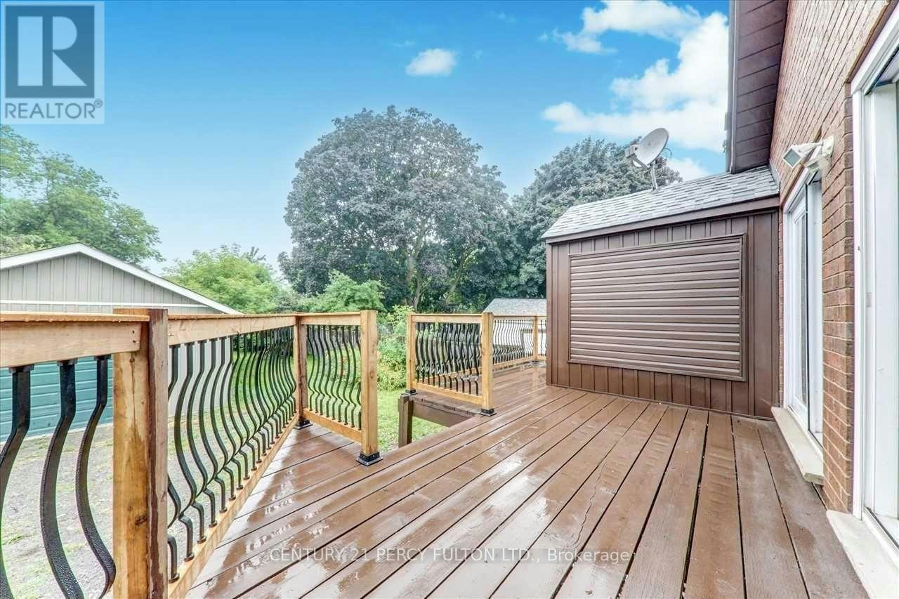 MAIN-212 Burk Street, Oshawa, ON, L1J 4C3 - 14