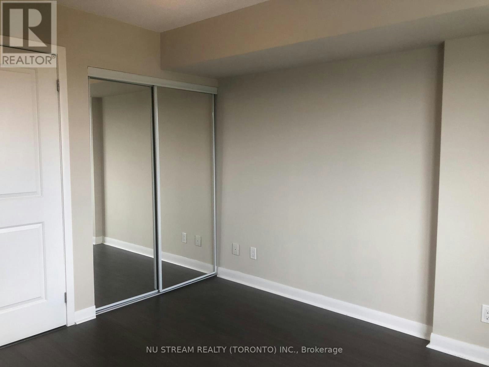 921-75 Norman Bethune Avenue, Richmond Hill, ON, L4B 0B6 - 6