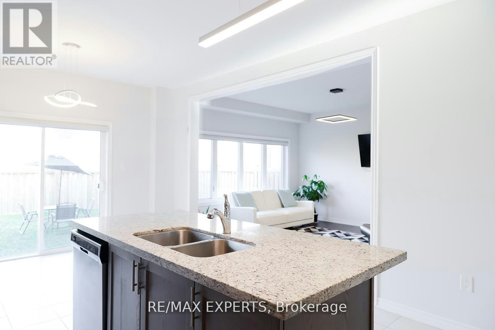 1426 Farrow Crescent, Innisfil, ON, L9S 0L6 - 12