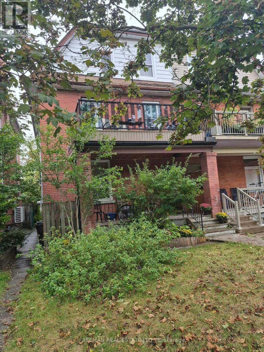 203 Fairview Avenue, Toronto, ON, M6P 3A6