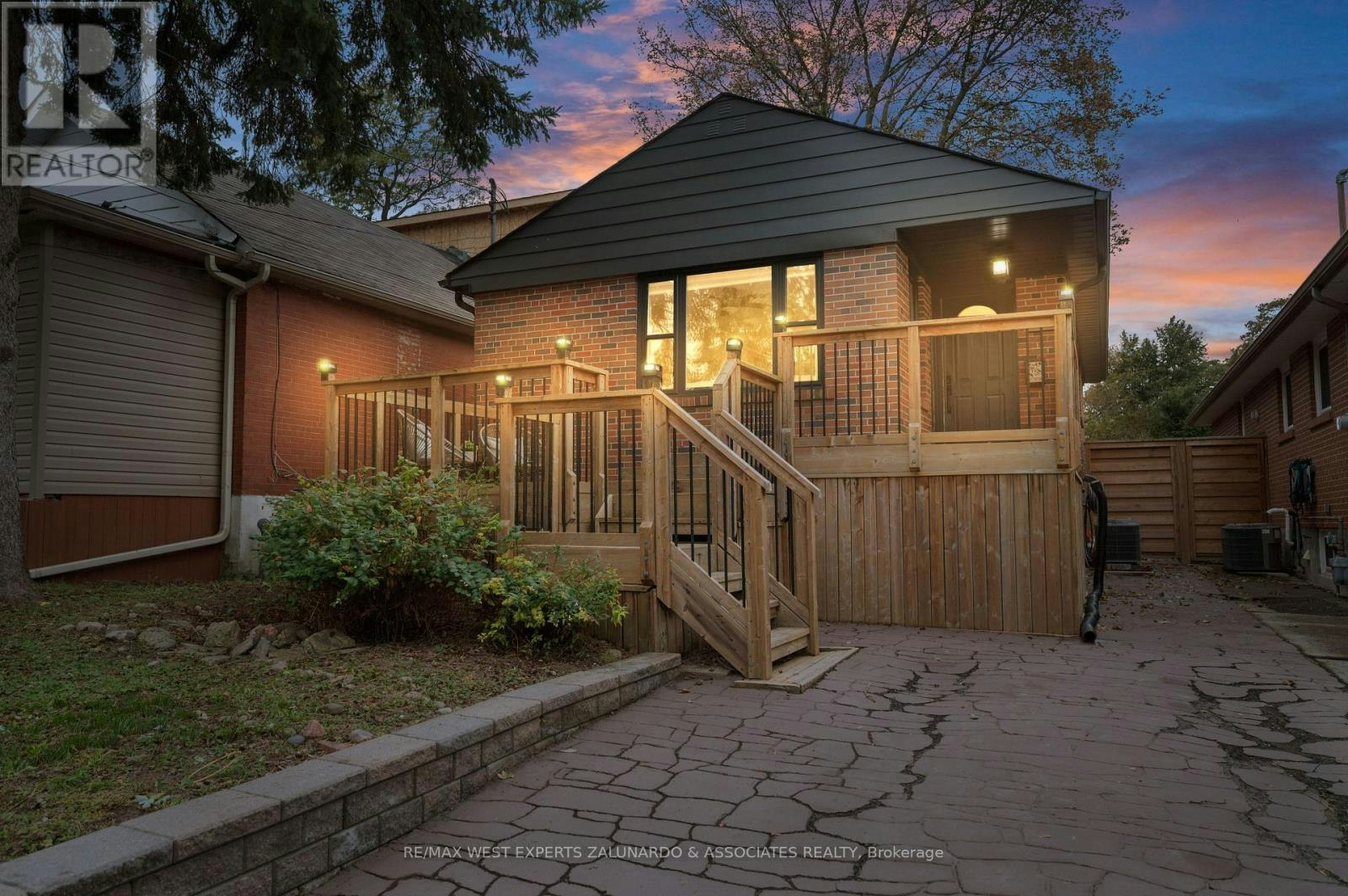 56 Roxaline Street, Toronto, ON, M9P 2Y9