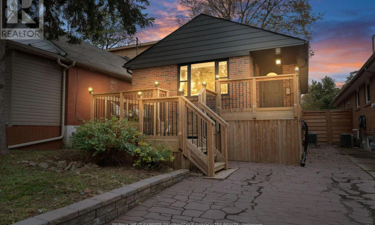 56 Roxaline Street