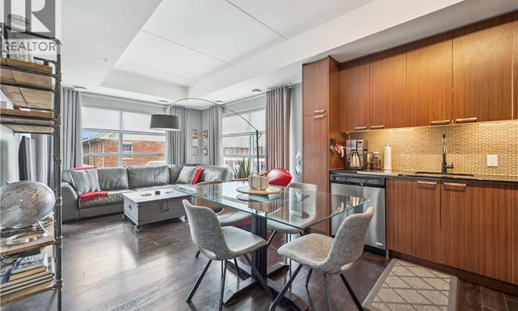 307-155 St. Leger Street