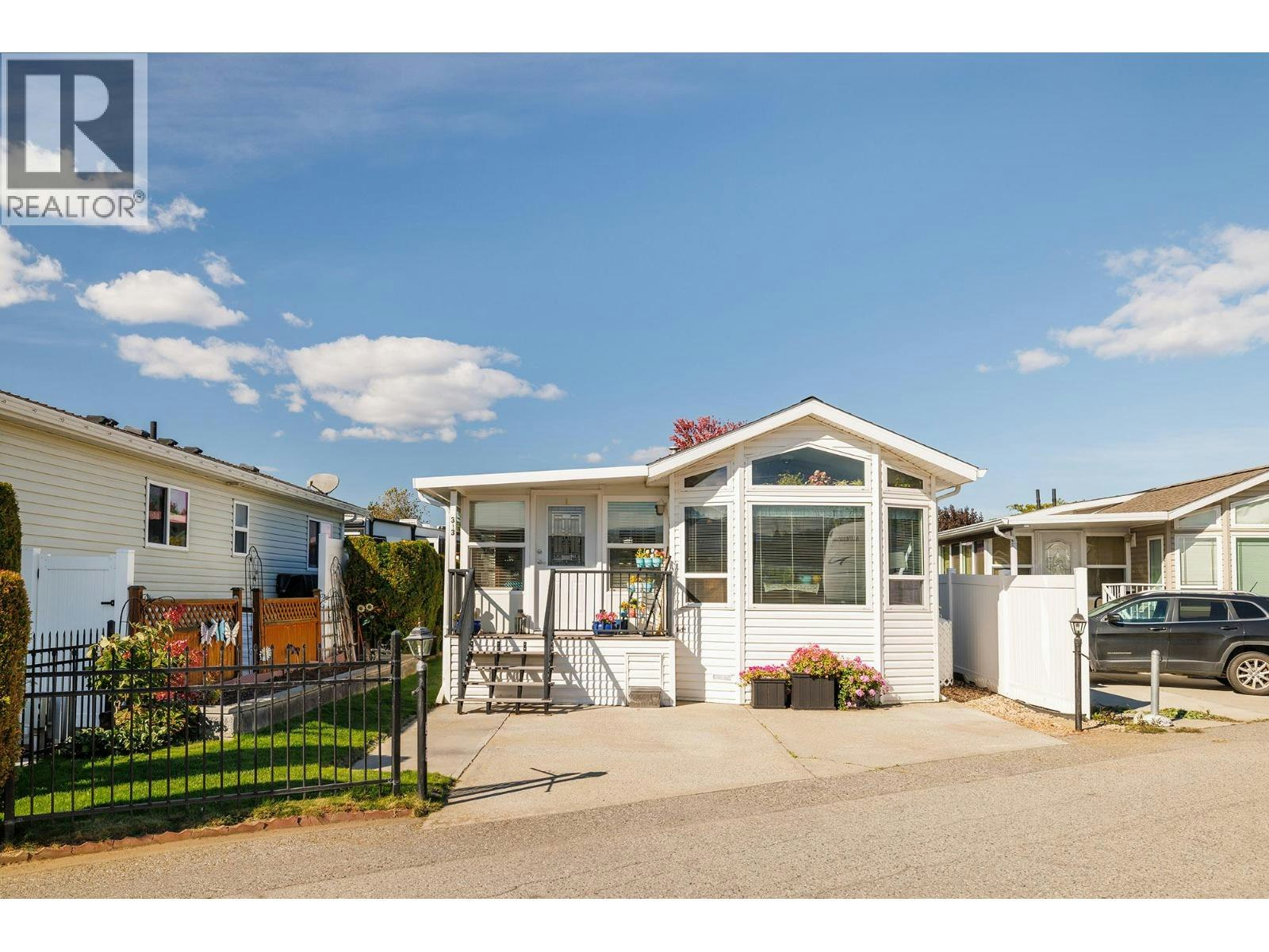 313-415 Commonwealth Road, Kelowna, BC, V4V 1P4