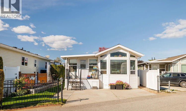 313-415 Commonwealth Road
