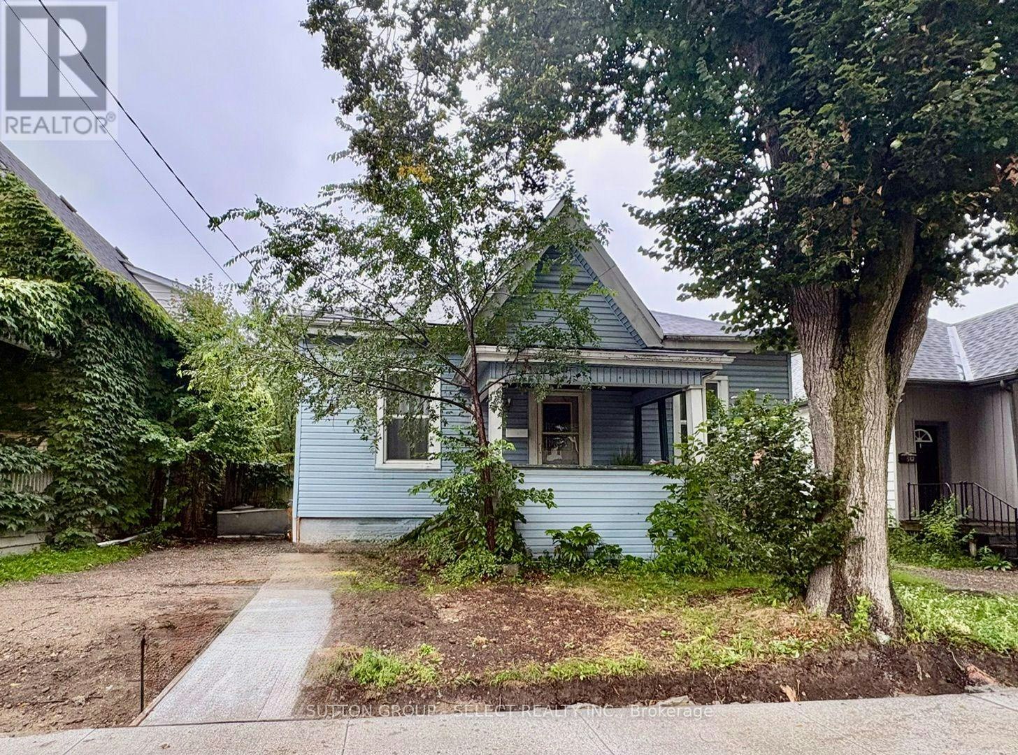 563 Ontario Street, London, ON, N5W 3X9