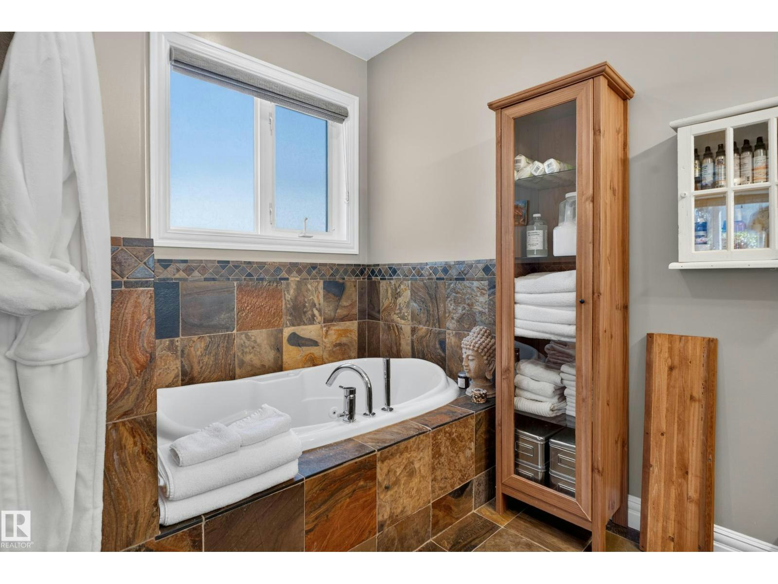 20 Kingsmoor Cl, St. Albert, AB, T8N 0X2 - 22