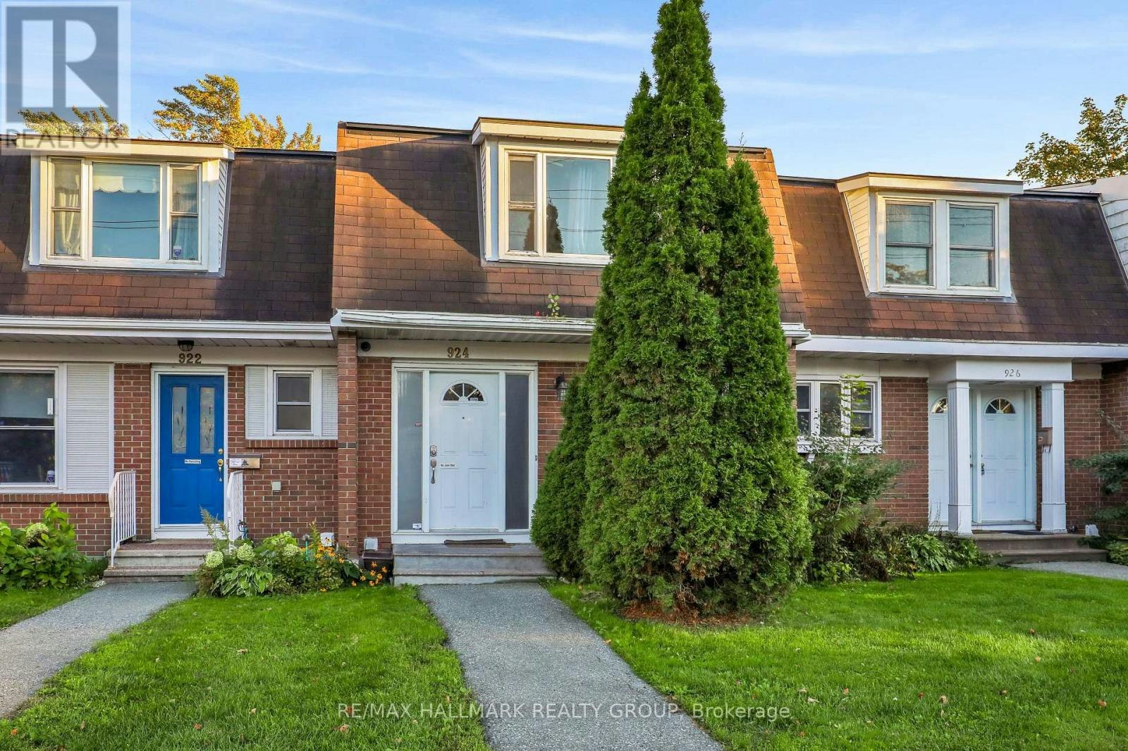924 Dynes Road, Ottawa, ON, K2C 0G8