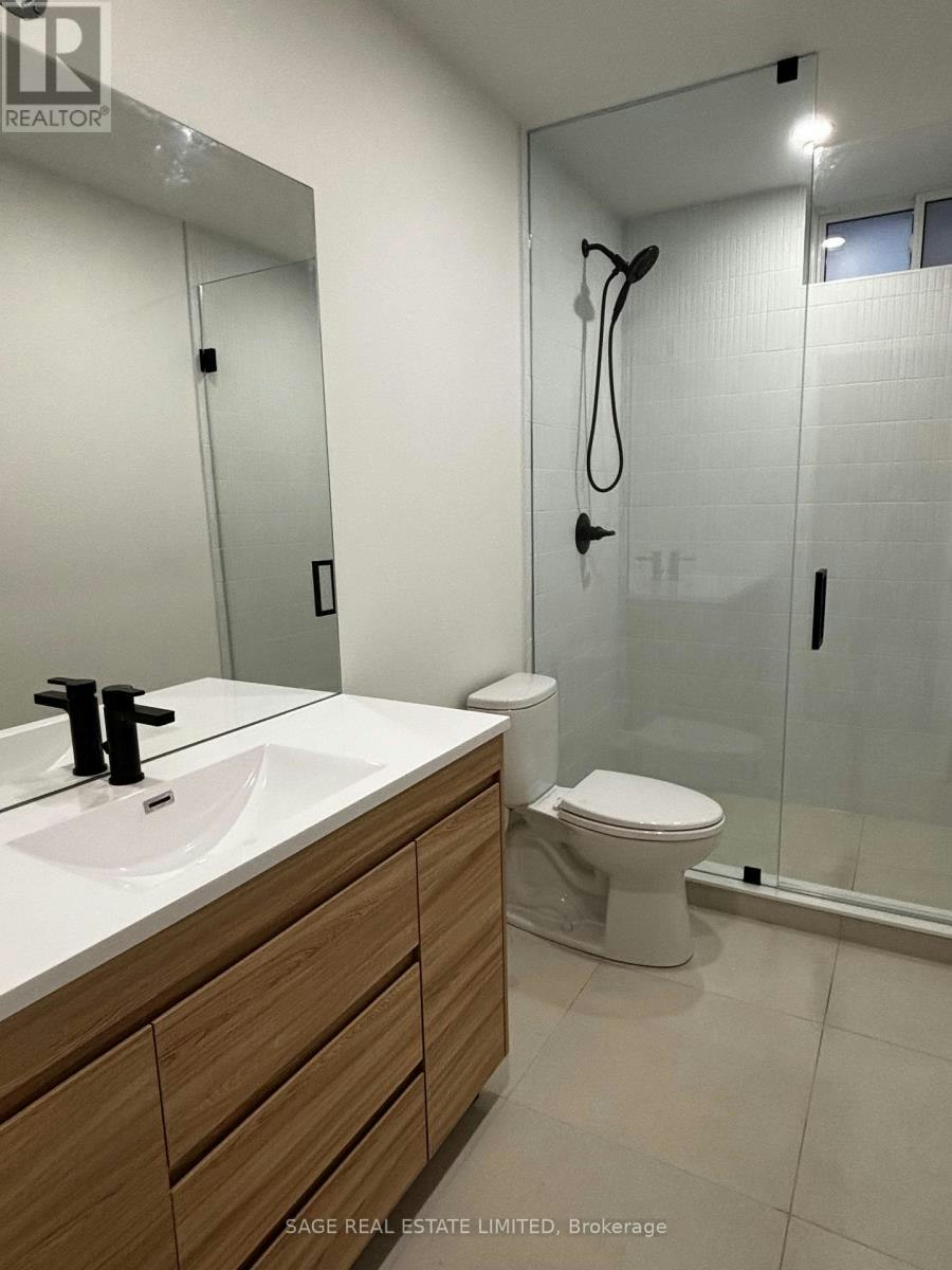 WALK OUT-22 Austin Terrace, Toronto, ON, M5R 1X9 - 14