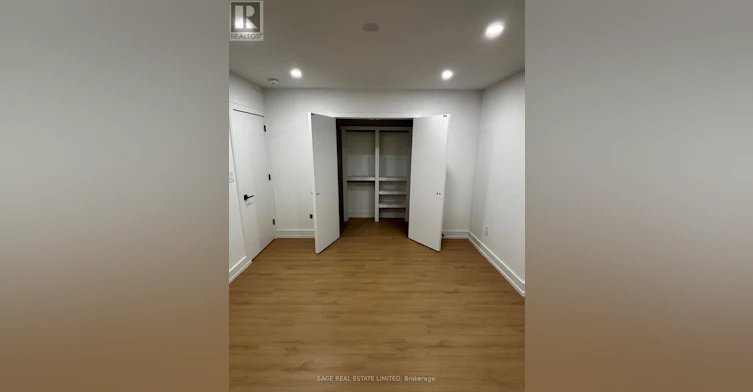 WALK OUT-22 Austin Terrace, Toronto, ON, M5R 1X9 - 13
