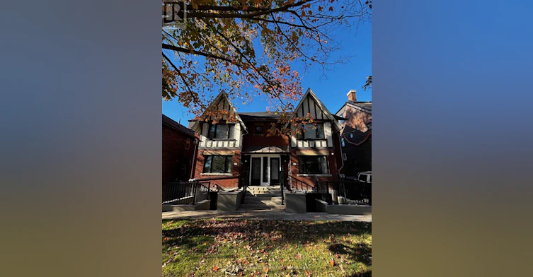 WALK OUT-22 Austin Terrace, Toronto, ON, M5R 1X9 - 2