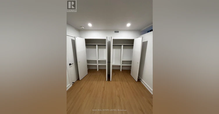 WALK OUT-22 Austin Terrace, Toronto, ON, M5R 1X9 - 11