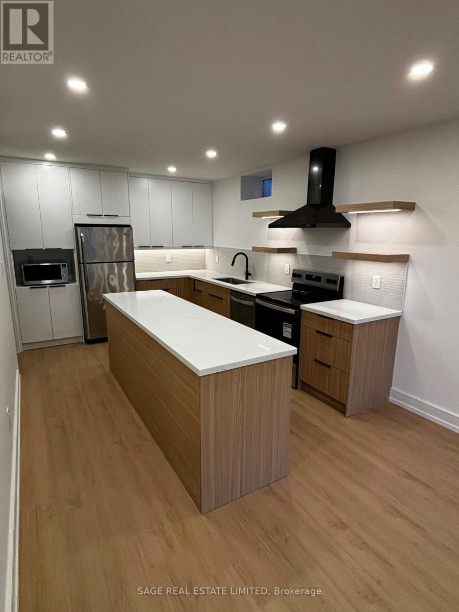 WALK OUT-22 Austin Terrace, Toronto, ON, M5R 1X9 - 8