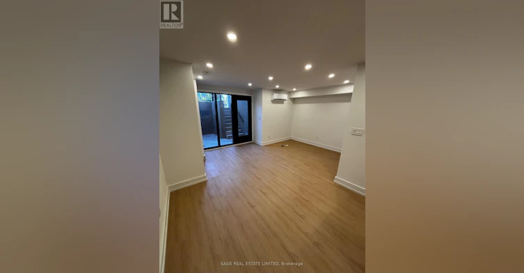 WALK OUT-22 Austin Terrace, Toronto, ON, M5R 1X9 - 4