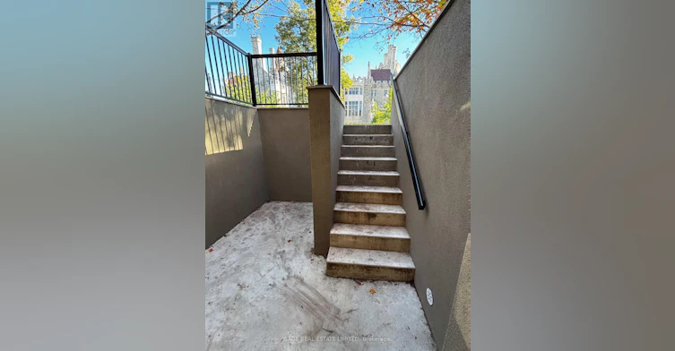 WALK OUT-22 Austin Terrace, Toronto, ON, M5R 1X9 - 16