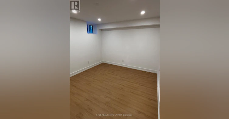 WALK OUT-22 Austin Terrace, Toronto, ON, M5R 1X9 - 12