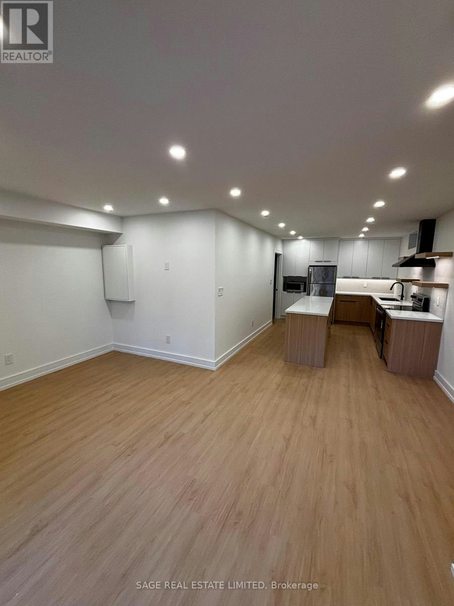 WALK OUT-22 Austin Terrace, Toronto, ON, M5R 1X9 - 5