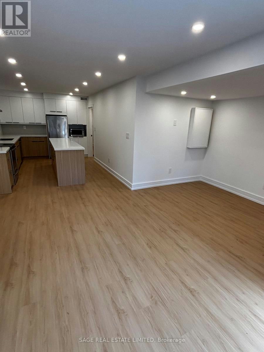 WALK Out 22a Austin Terrace, Toronto, ON, M5R 1X9 - 6