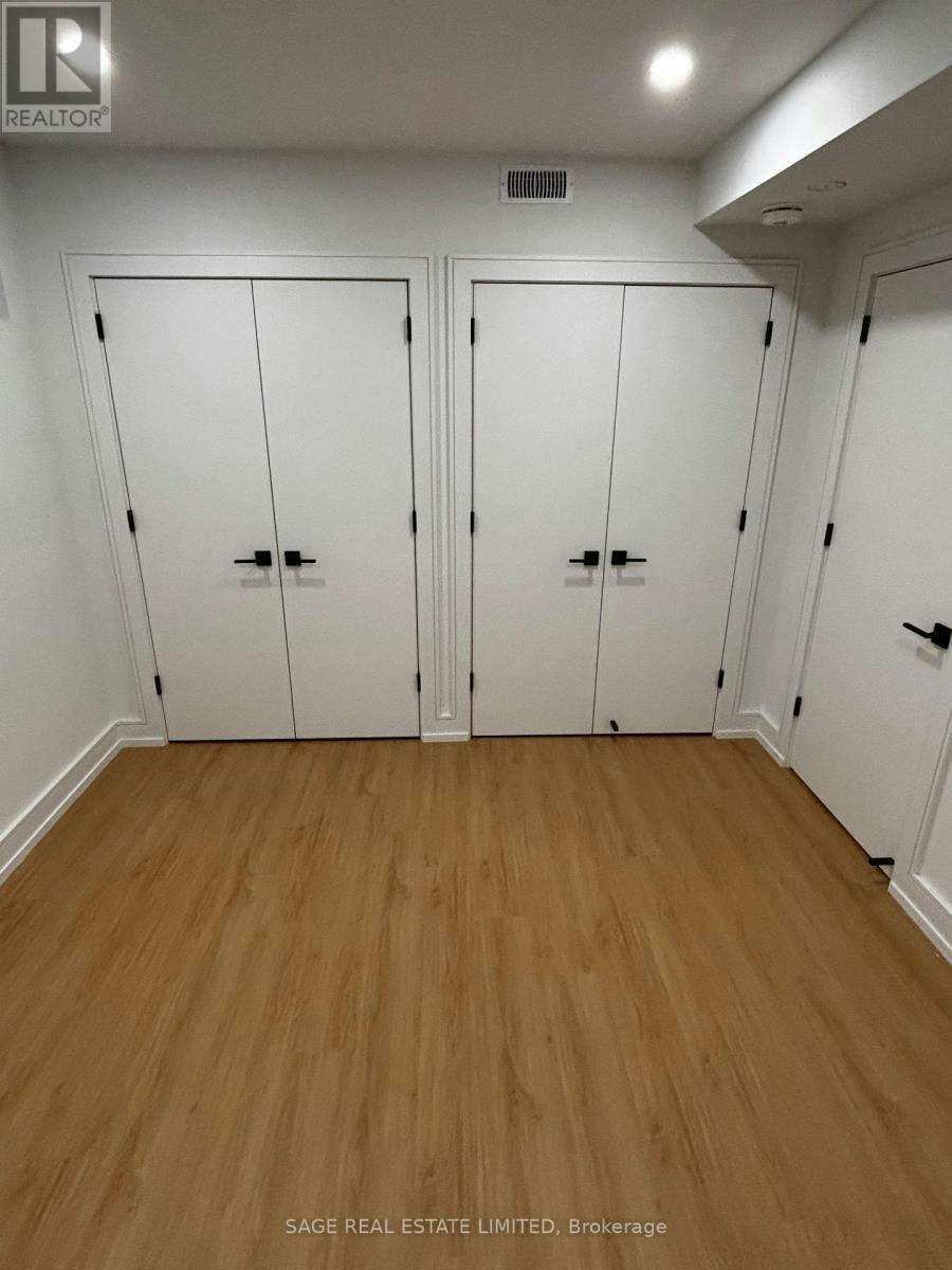WALK Out 22a Austin Terrace, Toronto, ON, M5R 1X9 - 10